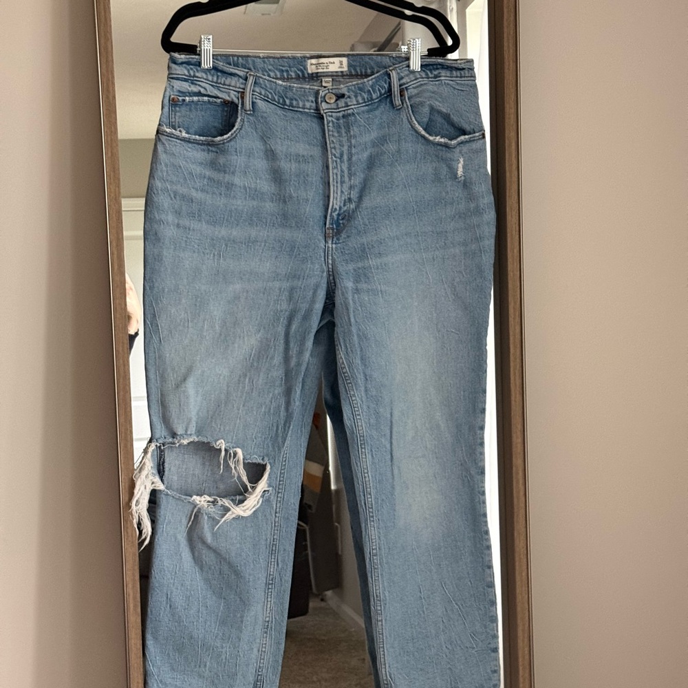 Abercrombie & Fitch Light Blue 90s straight curve love Jeans
